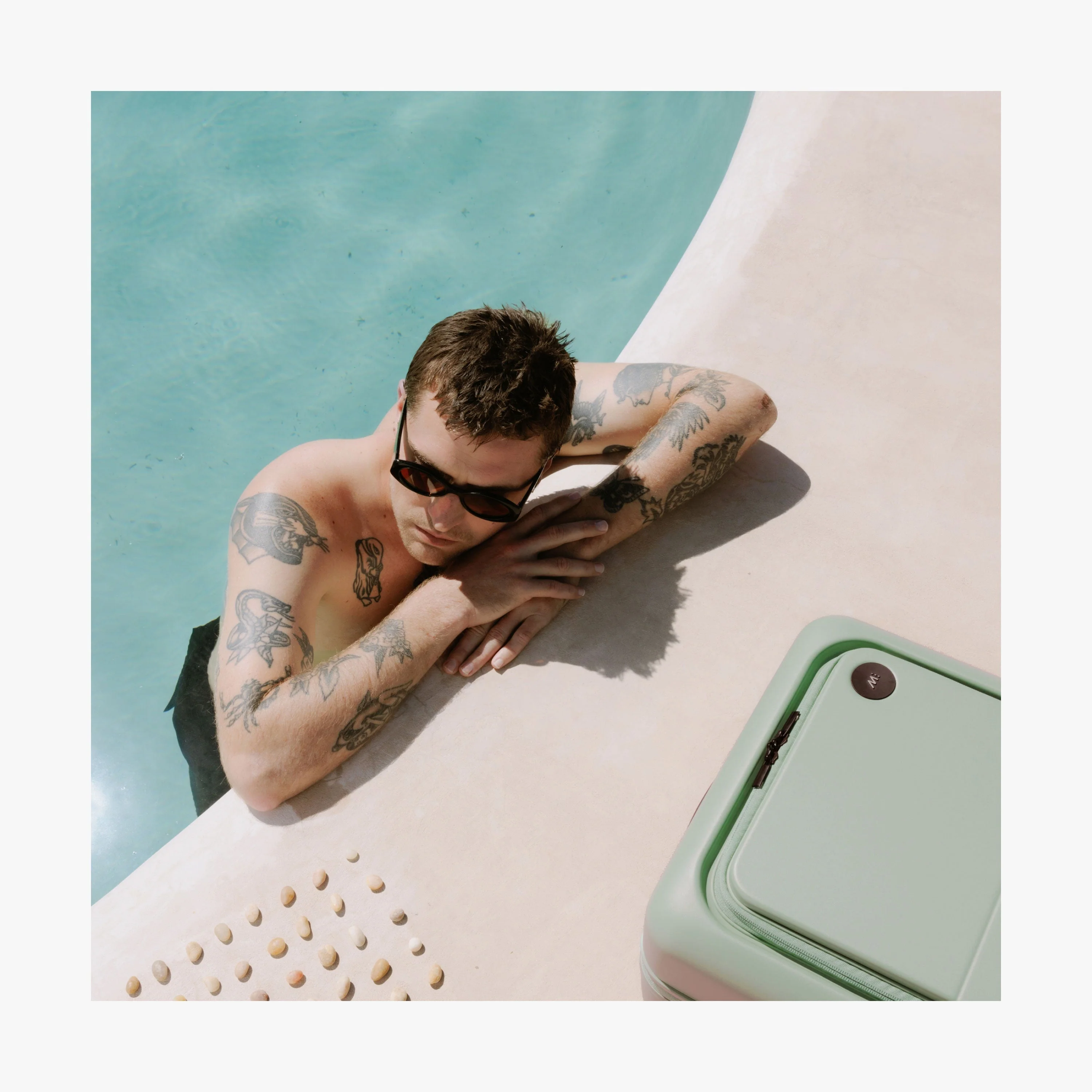 Check-In Medium - Image 100