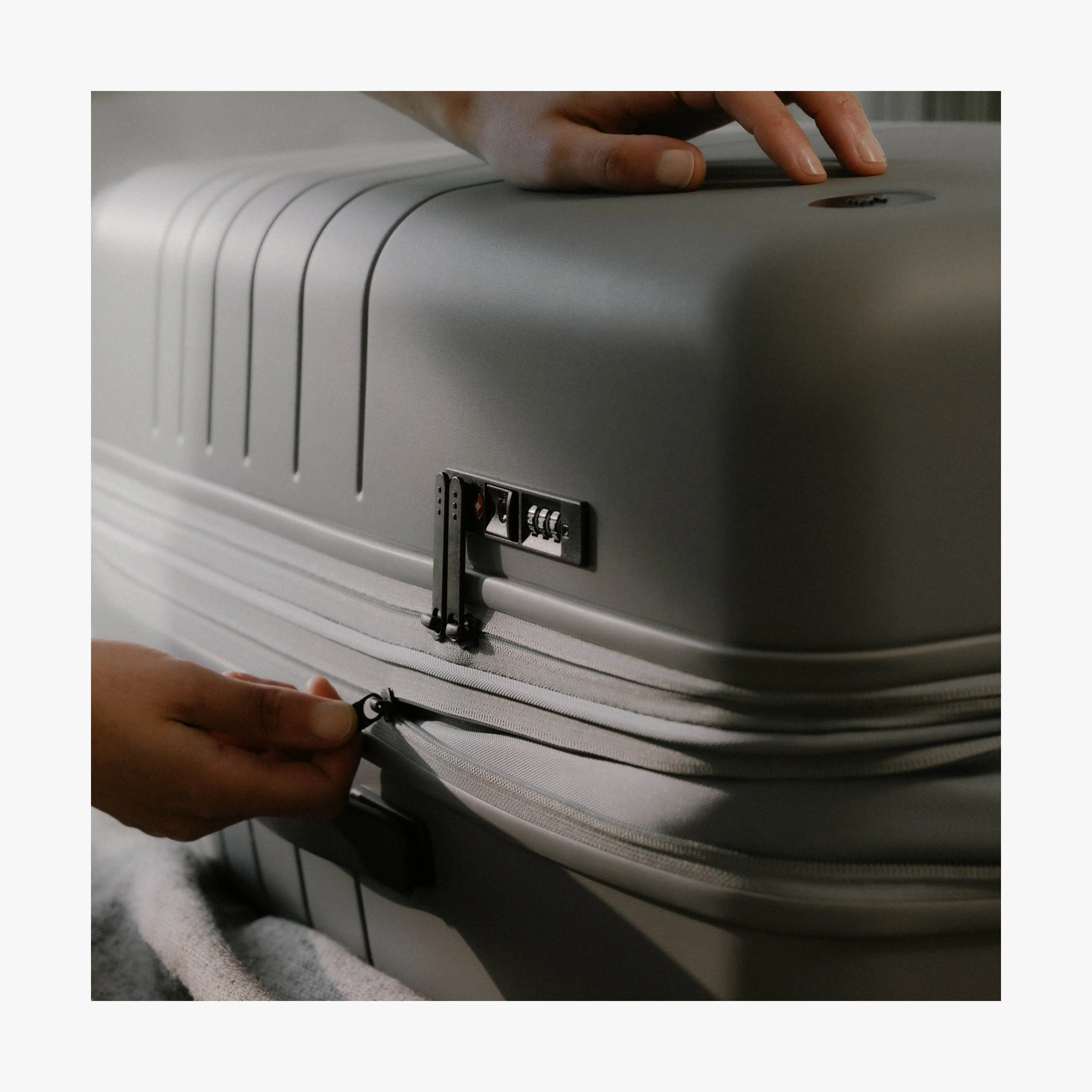 Expandable Check-In Medium - Image 32