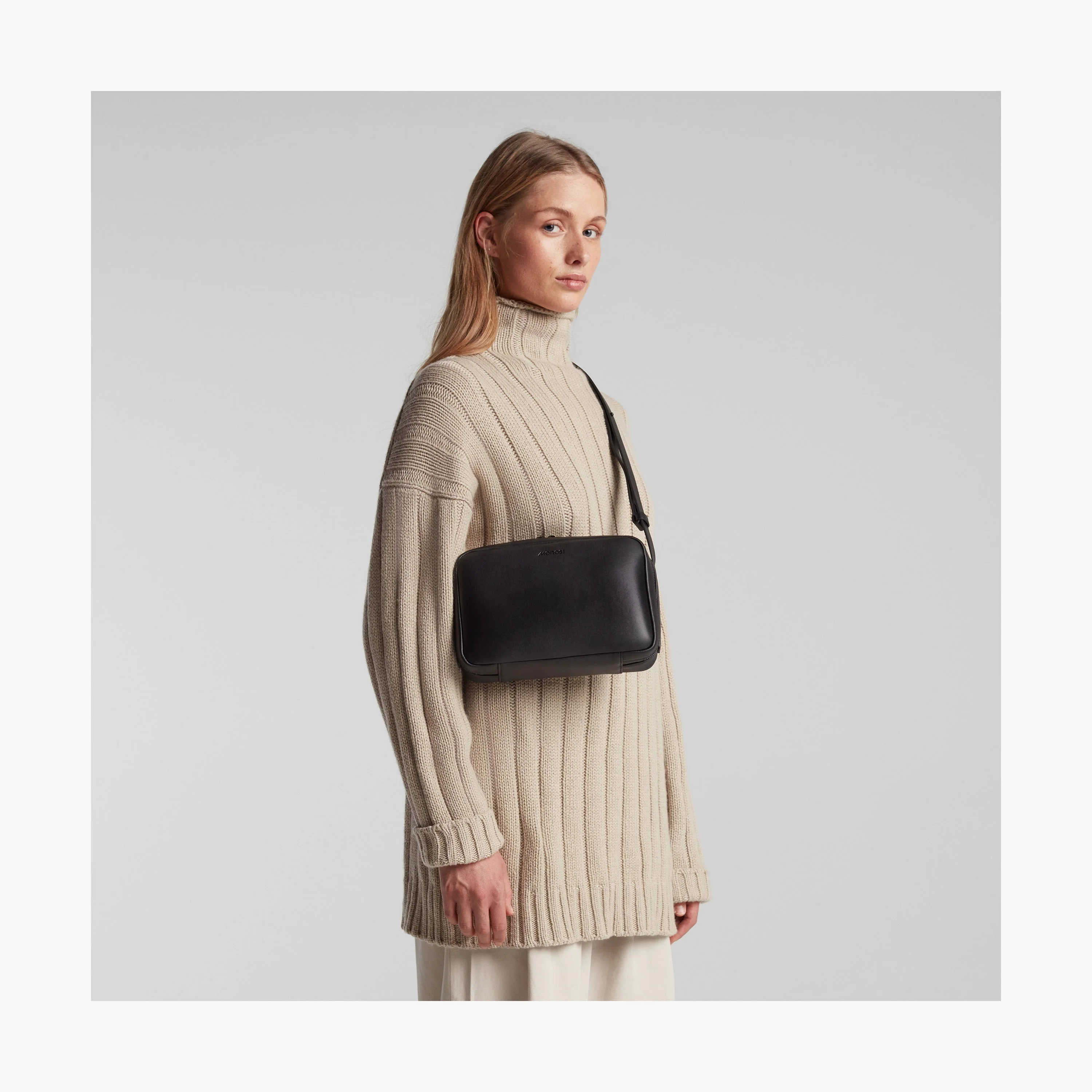Metro Crossbody - Image 12