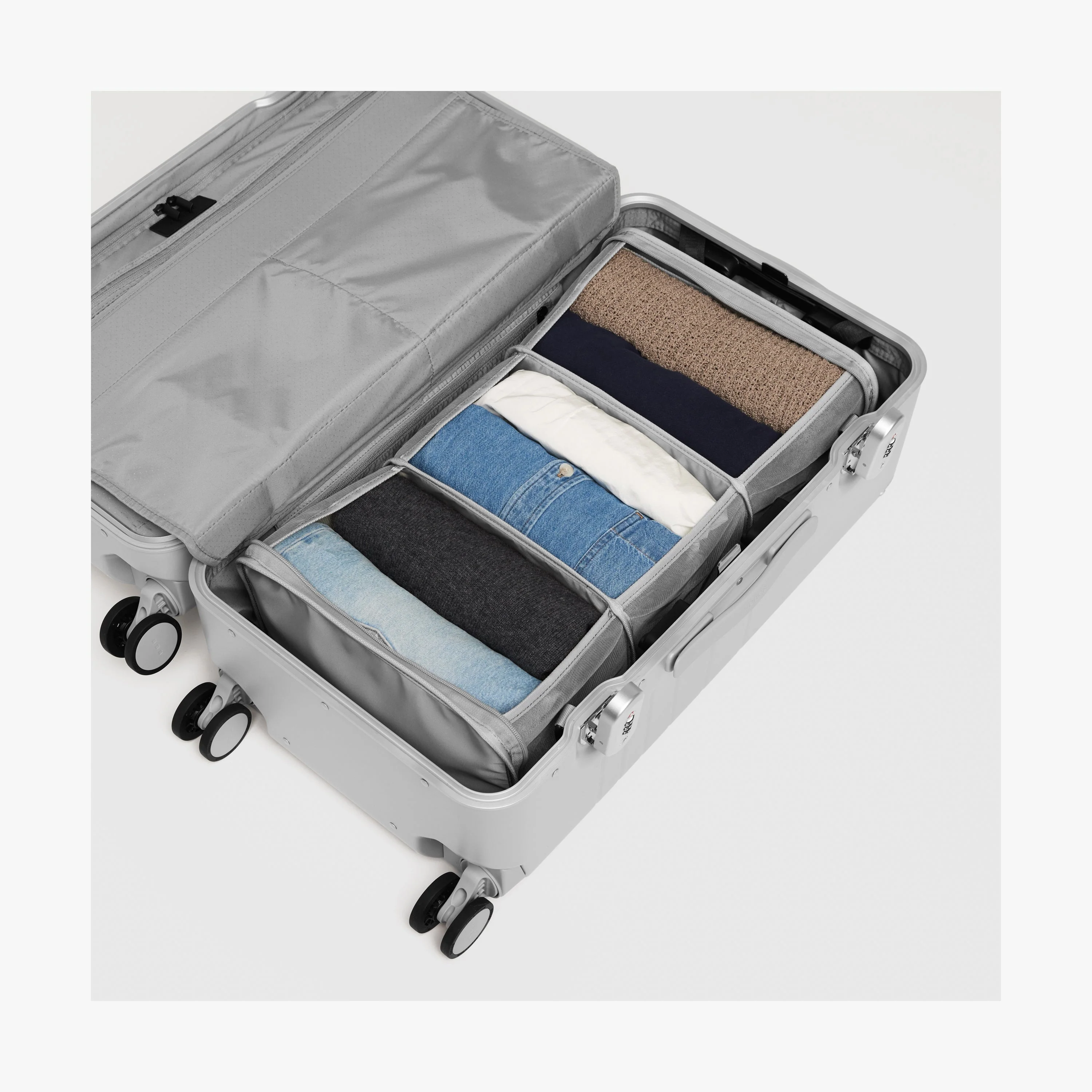 Packable Hanging Closet - Image 7